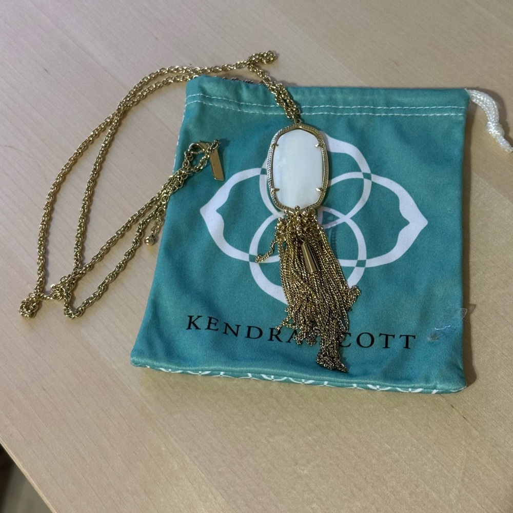 Kendra Scott Gold and White Pendant Necklace